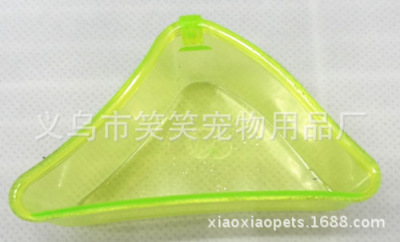 Manufacturer direct selling cup water cup hamster box common triangle.