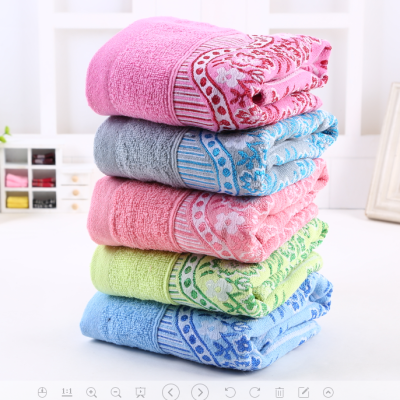 The cheap flower pattern is soft and does not lose the bath towel.
