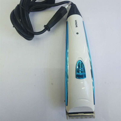 Two cases of the power supply of power supply type hair clipper.