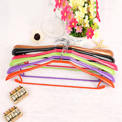 Dry and wet 2 with anti-skid multi-function wide-shoulder dip plastic hanger wholesale