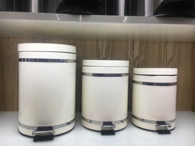 White stainless steel trash can with plastic inside trash can sitting room kitchen bedroom is applicable