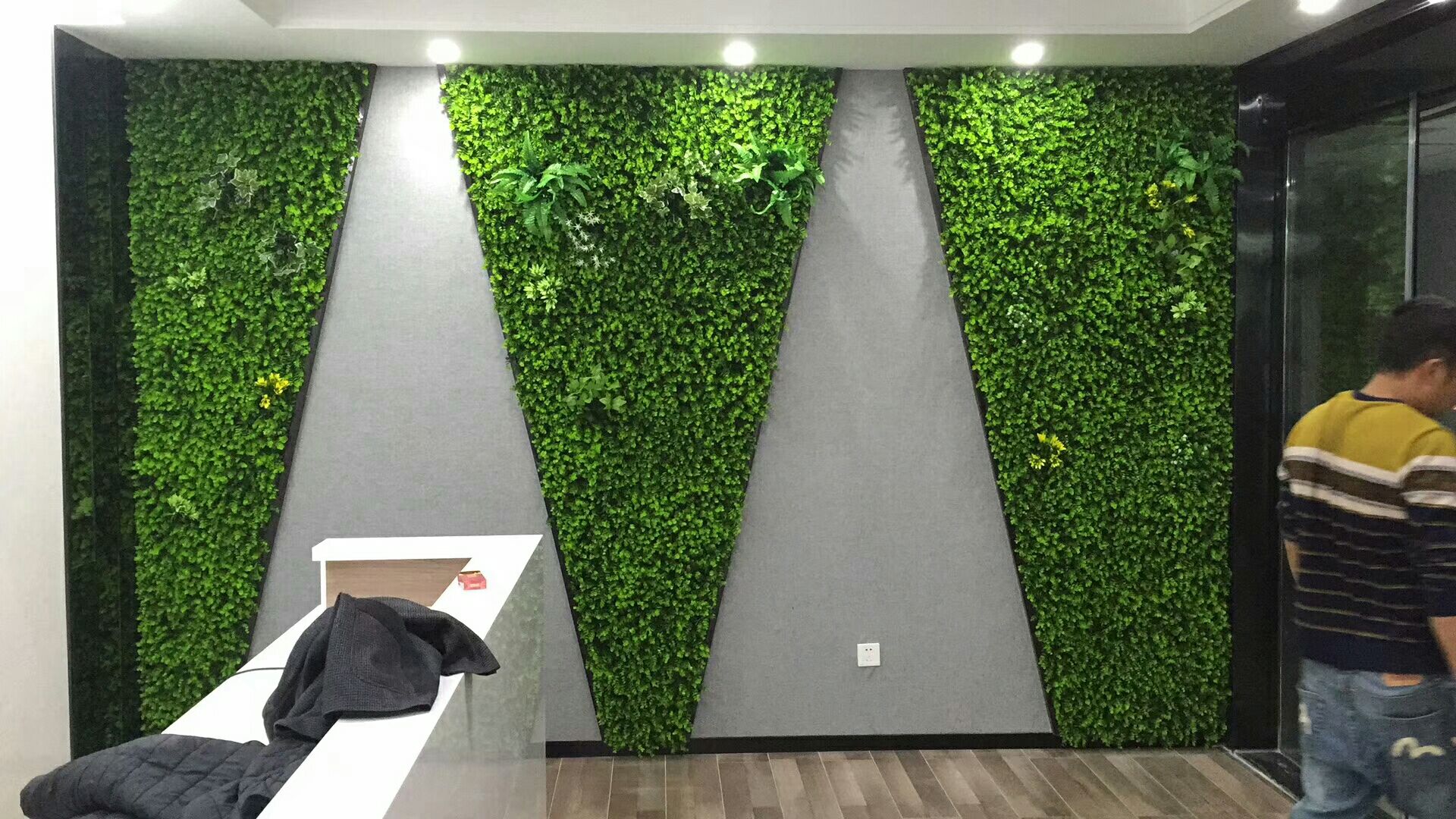 仿真植物墙草坪仿真植物墙塑料草坪，联系电话151057926