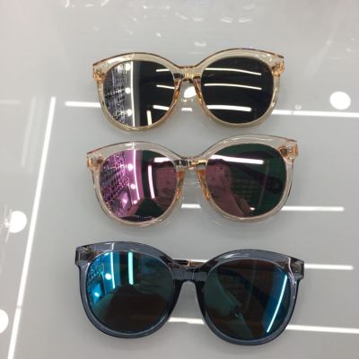 Transparent large frame sunglasses with mixed color are on sale