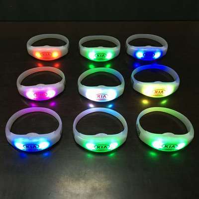 Remote control hand ring night run luminous hand ring customized LED luminous hand ring silicone hand ring sound control