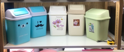 Plastic trash bin with square cover and swing cover cartoon pure color small fresh trash can