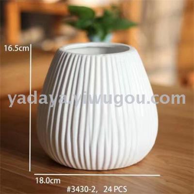 Ceramic vase arrangement