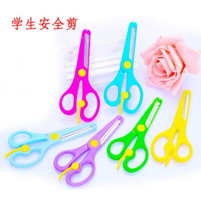 For students with a Stainless steel scissors to cut the children participating in daily department store children scissors