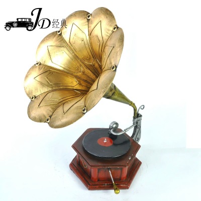 Vintage home creative arts and crafts phonograph model bar coffee shop decoration of the living room porch decoration