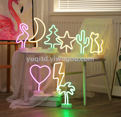 The star girl's room is decorated with wedding props, wedding decorations and neon lights