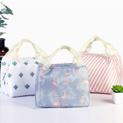 The new Oxford cloth lunchbox comes in a floral, insulated ice pack with picnic lunch bags