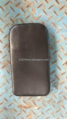 The rear seat cushion of the bicycle seat is mounted on the rear seat of the clothes hanger