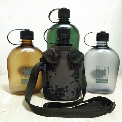 Outdoor sports can carry a large capacity of authentic military training kettles