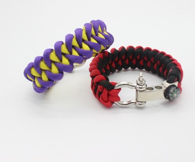 Multi-functional outdoor survival bracelet hand-woven adjustable emergency supplies