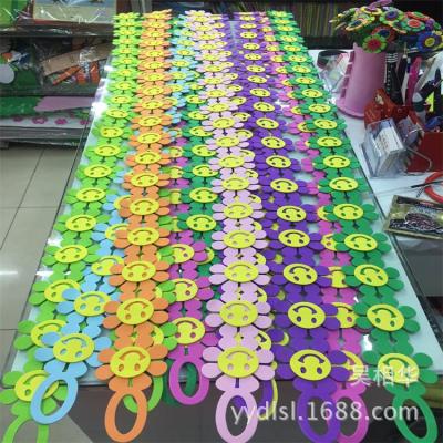 61 days Kindergarten primary school classroom corridor hanging decorations decorative smiling face hanging a flower hanging