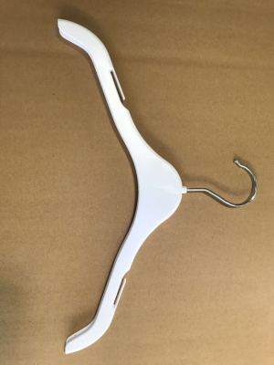 Plastic hangers 33cm and 38cm white hangers for supermarket use