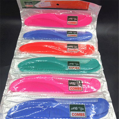 Color plastic double-tooth comb with long hair and short hair comb is carried