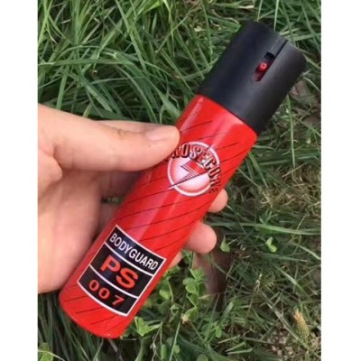 Tear gas pepper spray water applied by spraying pepper spray