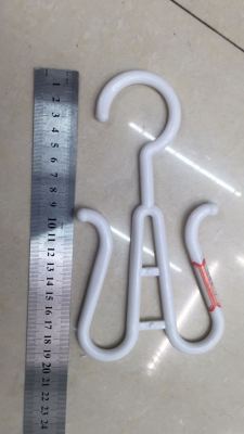Plastic herringbone slipper hook