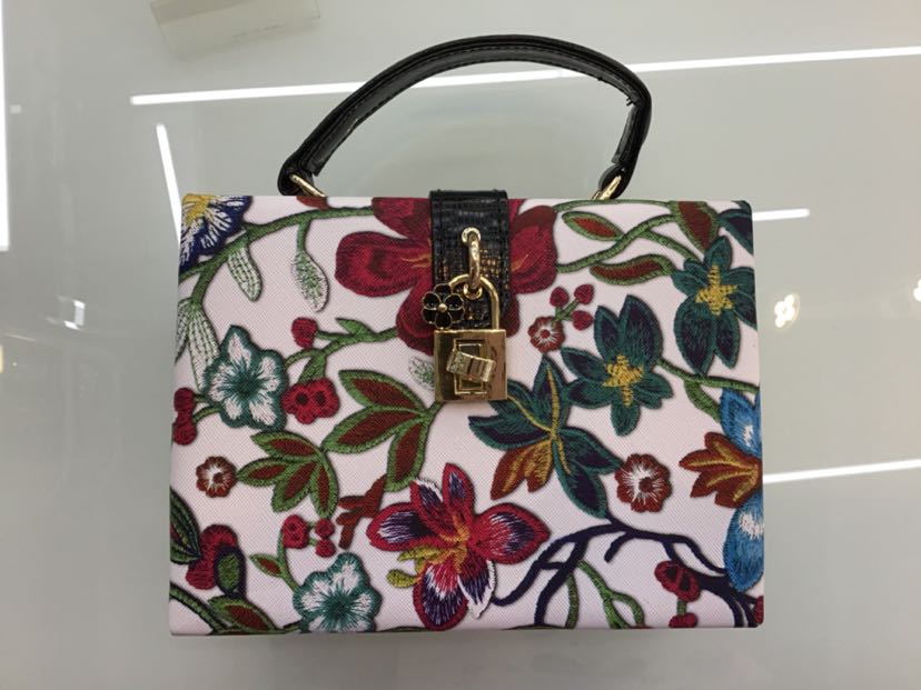 晚会包女士手拿包新款明星范晚礼包年会包包派对小包礼服包