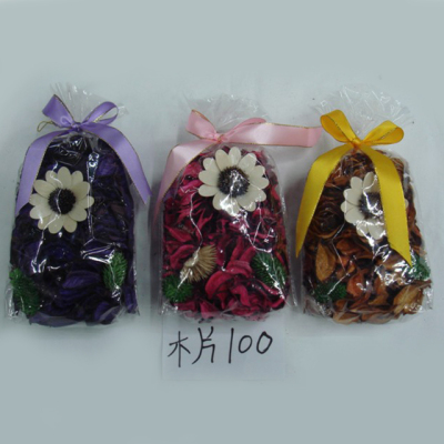 The Bouquet was wrapped with dried flowers wrapped in a false florals wrapped in a dried flower bud aroma mixed with petals aroma