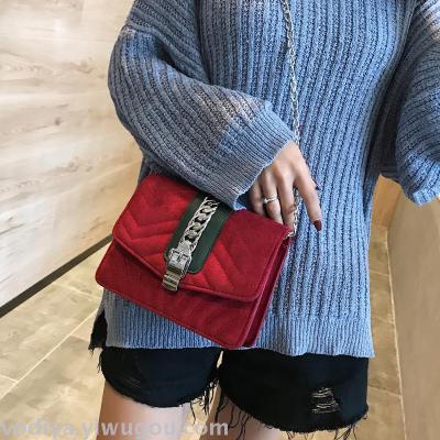 Fashion one-shoulder bag Korean version of the chain crossbody bag lamp core fluff female bag