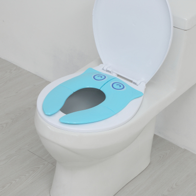 Owl shaped portable folding children's toilet is easy to clean