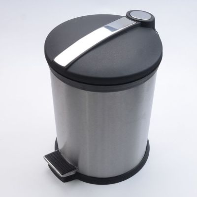 Manufacturer wholesales direct sells circular stainless steel pedal trash can