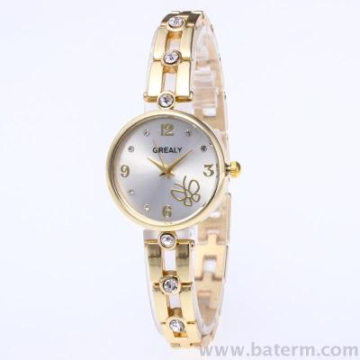 New fashion is selling small and elegant lady's bracelet watch 3 quartz watch is available in six colors