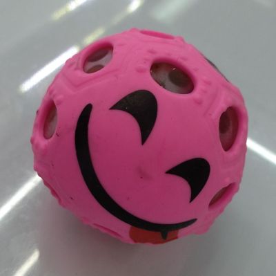 Hot selling new unique toy football beads ball pinched music toy adult release pressure release grape ball