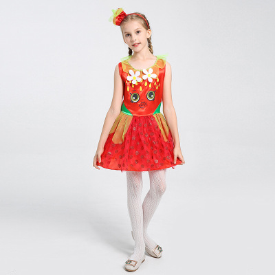 Children perform dress princess dress dance dress dress girl suit cosplay strawberry princess Halloween child