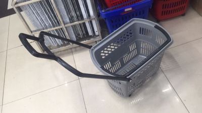 Supermarket baskets plastic baskets with wheels plastic baskets with rollers Supermarket baskets