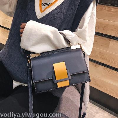 Fashionable women's bag of autumn winter 2018 slung slung handbag fresh and versatile women's bag