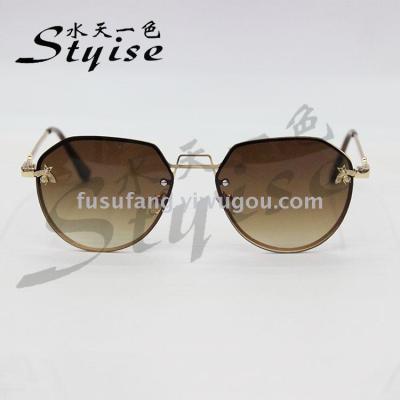 The new trend goes with sunglasses for women's sunglasses 2211