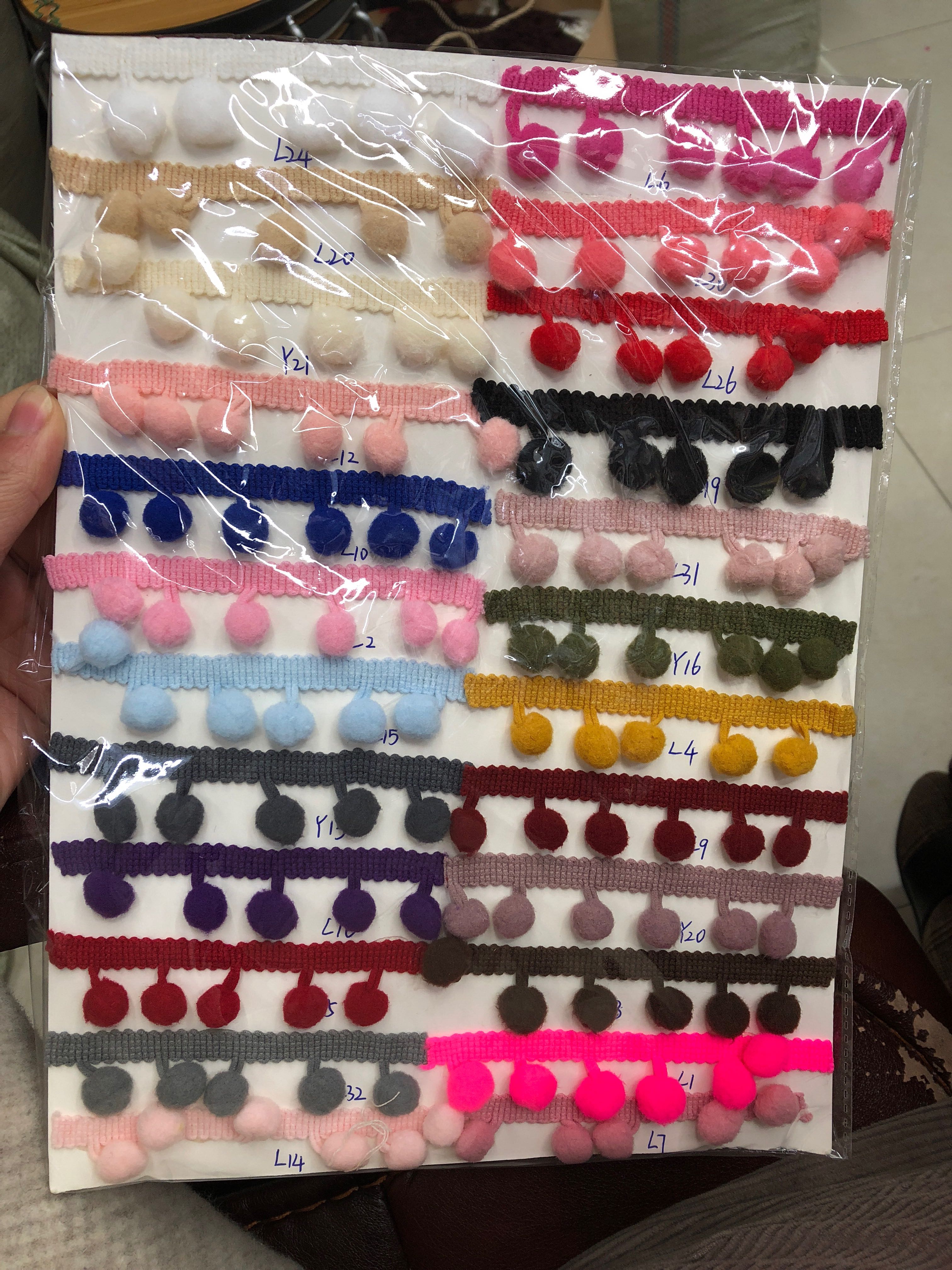 厂家直销中中球毛毛球花边包包服装辅料现货