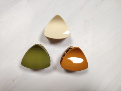 Factory direct sales 4.5cm new Korean version triangle round real color forest female grasp clip joker sweet and elegant