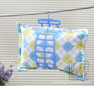日式创意型 可调节晾晒布偶枕头 塑料晒枕架 塑料衣架 30643