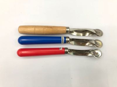 Factory direct shot sewing knife garment accessories multi - color handle support a variety of packaging