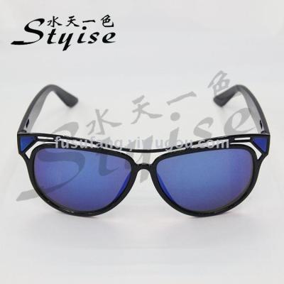Fashionable hollowed-out frame sunglasses go well with sunshade and ultraviolet sunglasses 9744-p