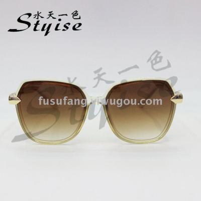 The new fashionable and comfortable sunglasses show thin and large frame sunglasses 5101A