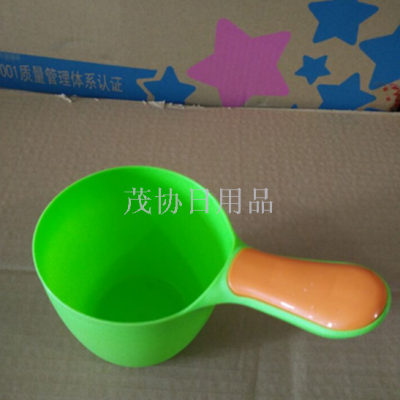 Supply baby scoops shampoo cups baby scoops shower scoops baby scoops plastic scoops for children