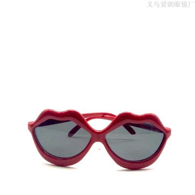 New lip sunglasses lip shape sunglasses European and American fashion heart glasses