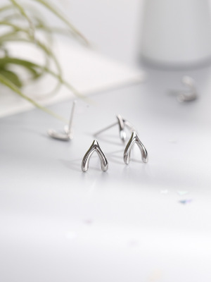 Silver wishbone wishbone earrings S925 Silver allergic student earring birthday gift