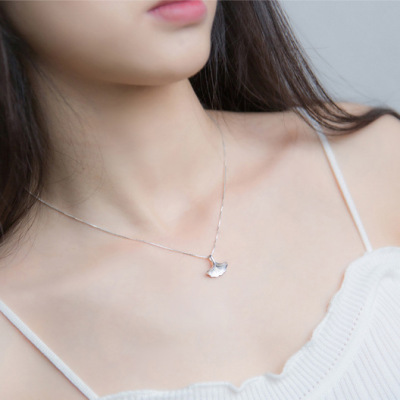 The 925 pure silver necklace Japan and Korea small fresh river temperament ginkgo pendant sen series short apricot leaf collarbone chain leaves