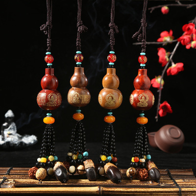 Manufacturers direct sales of grade car pendant red green sandalwood gourd creative interior decoration road protection and safety car hang