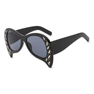 New plastic glasses wholesale European and American fashion bat sunglasses large frame outdoor sunglasses