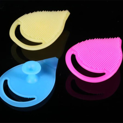 Silicone heart-shaped cleaning brush for face washing and cleansing silicone brush for baby's teardrop-shaped shampoo
