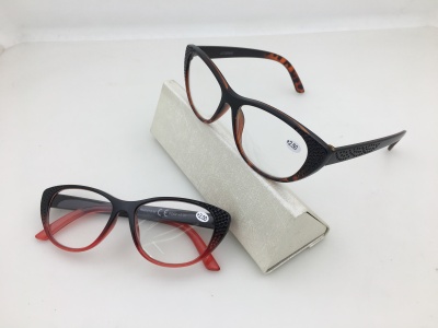 Supermarket  reading glasses Europe CE plastic frame with spring anti-fatigue packaging card head plastic box display 