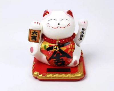 Lucky Cat Decoration Small Solar Ceramic Hand Shaking Fortune Cat Home Car Interior Decoration Creative Gift