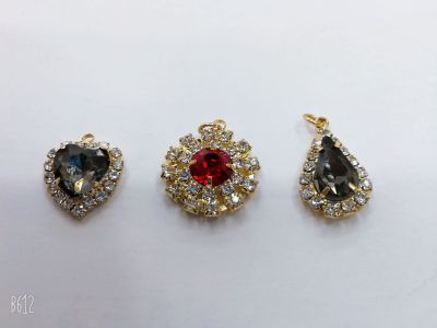 Diamond pendant flower clasp