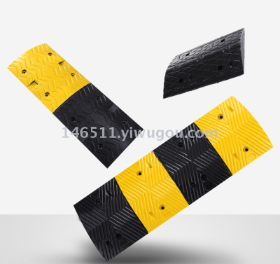 Road deceleration belt rubber 70mm thickened highway 5/4 meters of road surface country car 7cm shock absorber plate